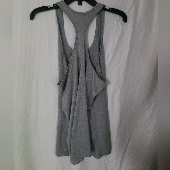 EUC Nike tank top - Picture 2 of 4